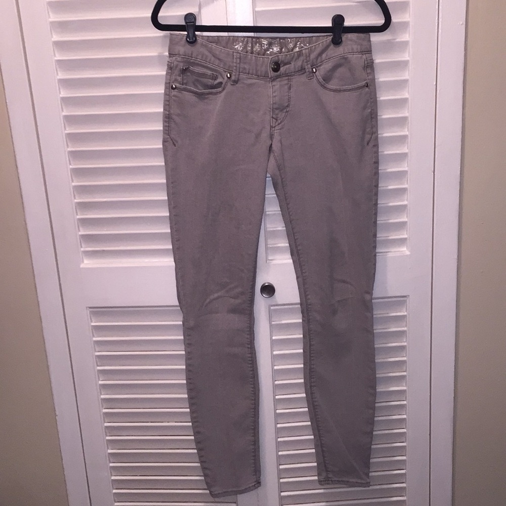 Light gray jean legging